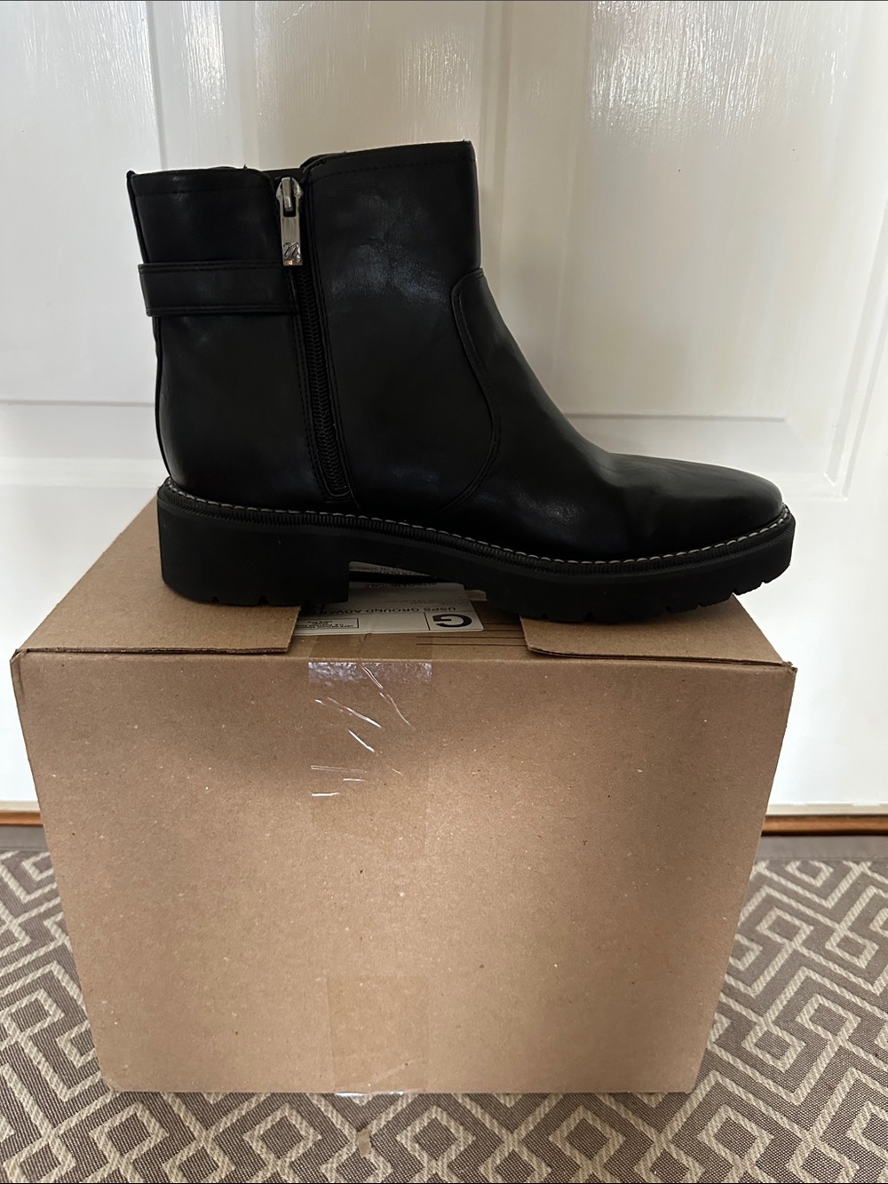 Naturalizer Black Leather Ankle Booties with Lug Sole and Side Zip